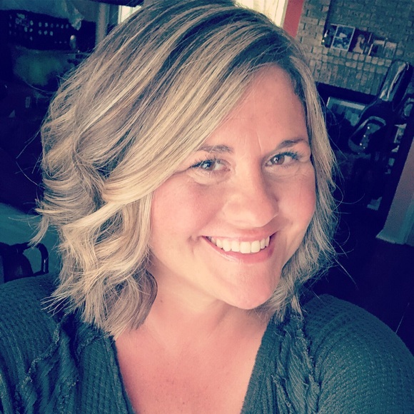 Meet your Posher, Amanda - Picture 1 of 1